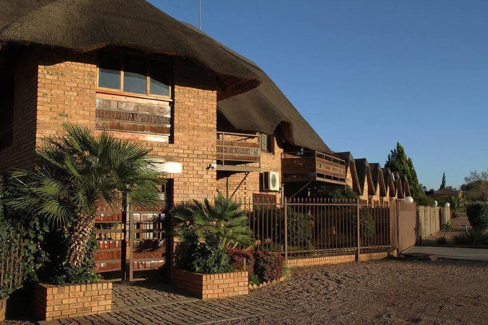 Kuruman Inn Bagian luar foto