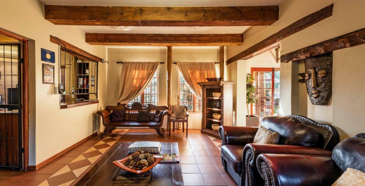 Kuruman Inn Bagian luar foto