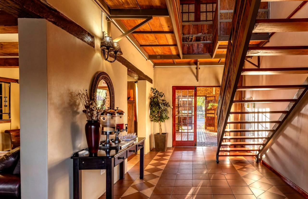 Kuruman Inn Bagian luar foto