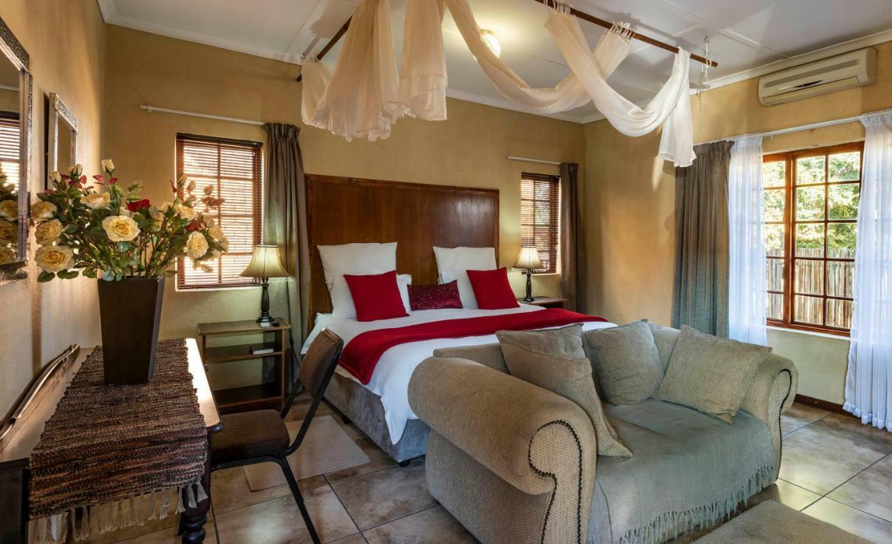 Kuruman Inn Bagian luar foto